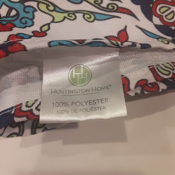 Huntington Home Table Cloth 73x73 Scrolled Medalions - Picture 5 of 8